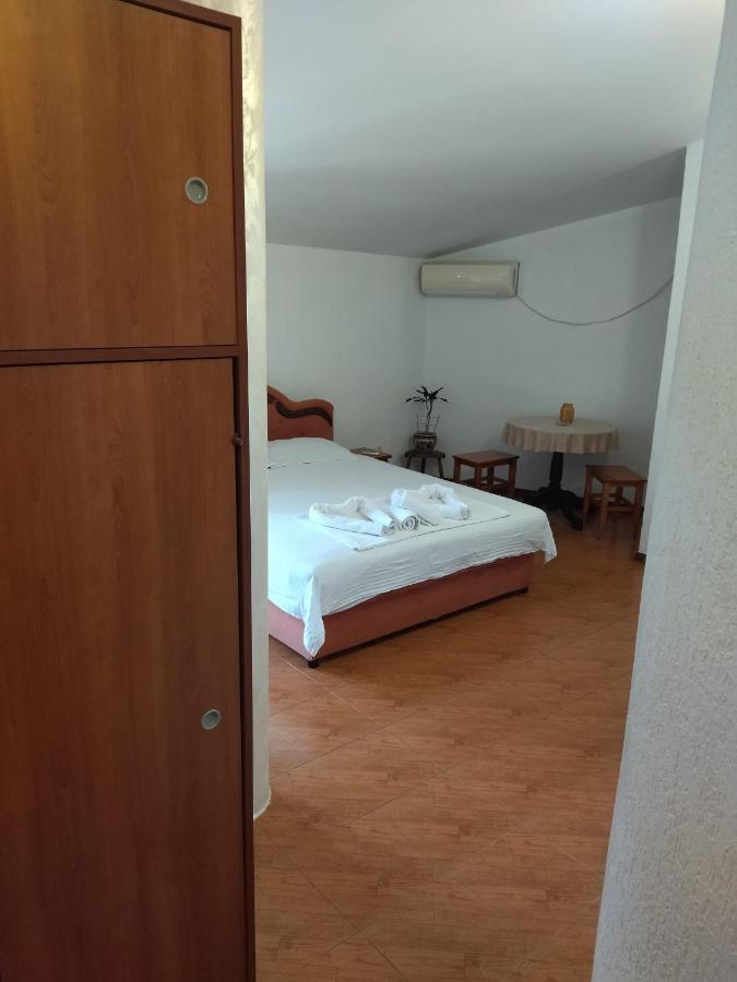 Apartment Klara Бар Экстерьер фото